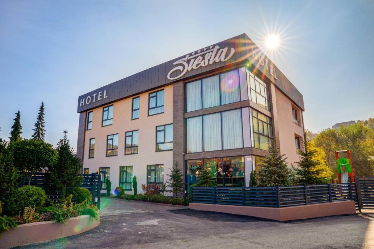 Užice Hotel Siesta מראה חיצוני תמונה