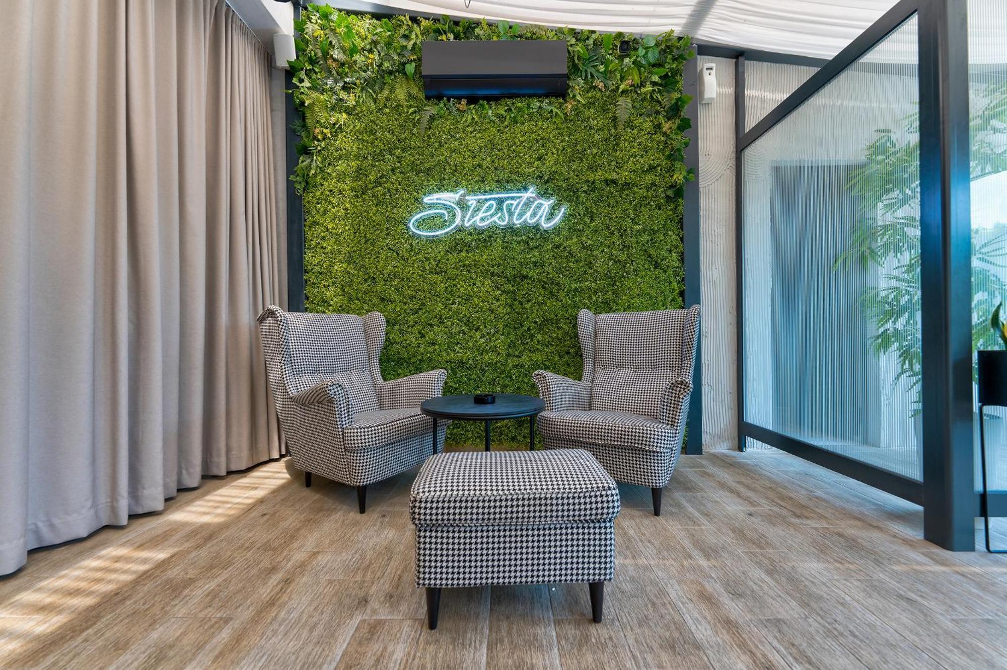 Užice Hotel Siesta מראה חיצוני תמונה
