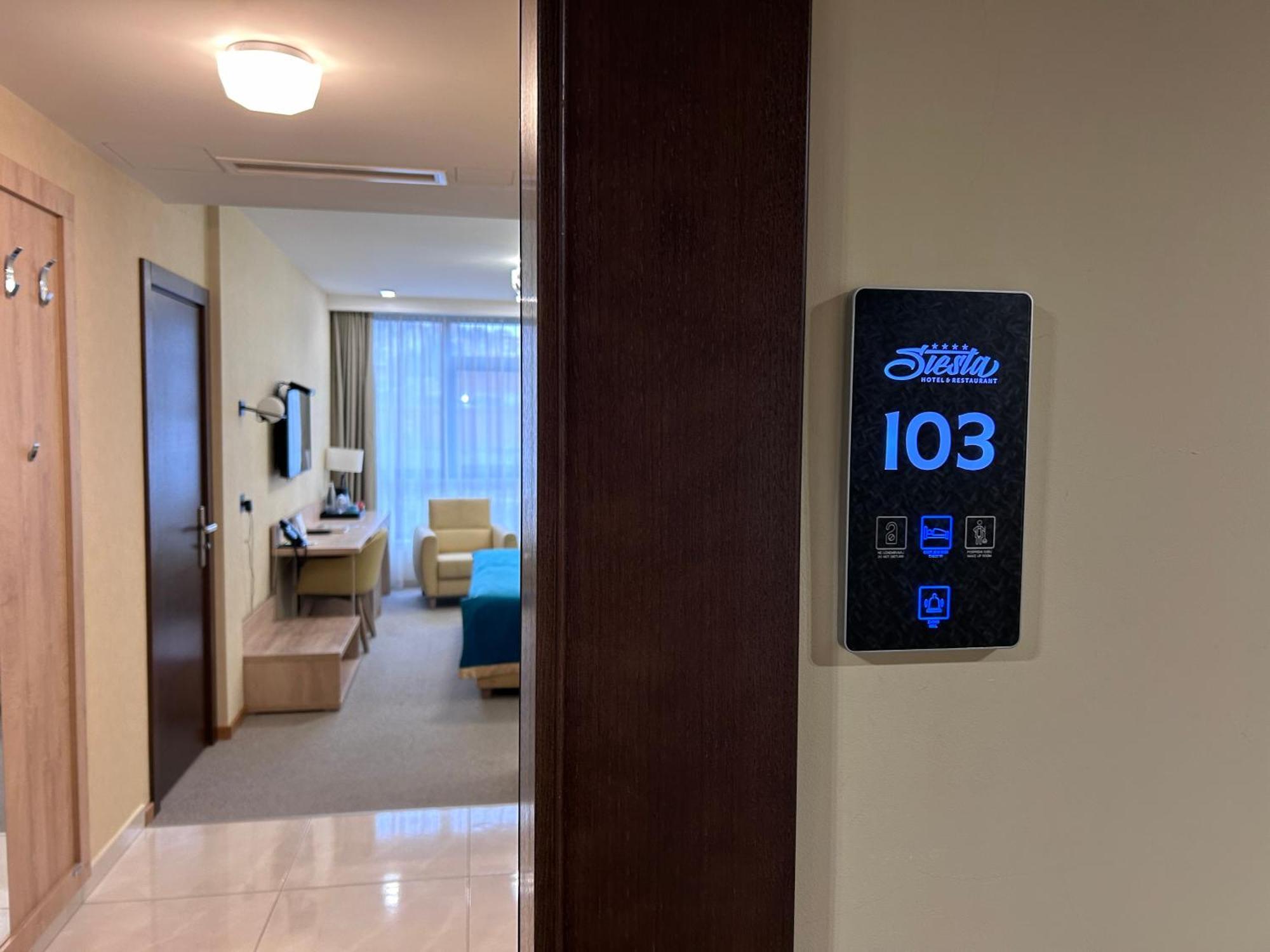 Užice Hotel Siesta מראה חיצוני תמונה