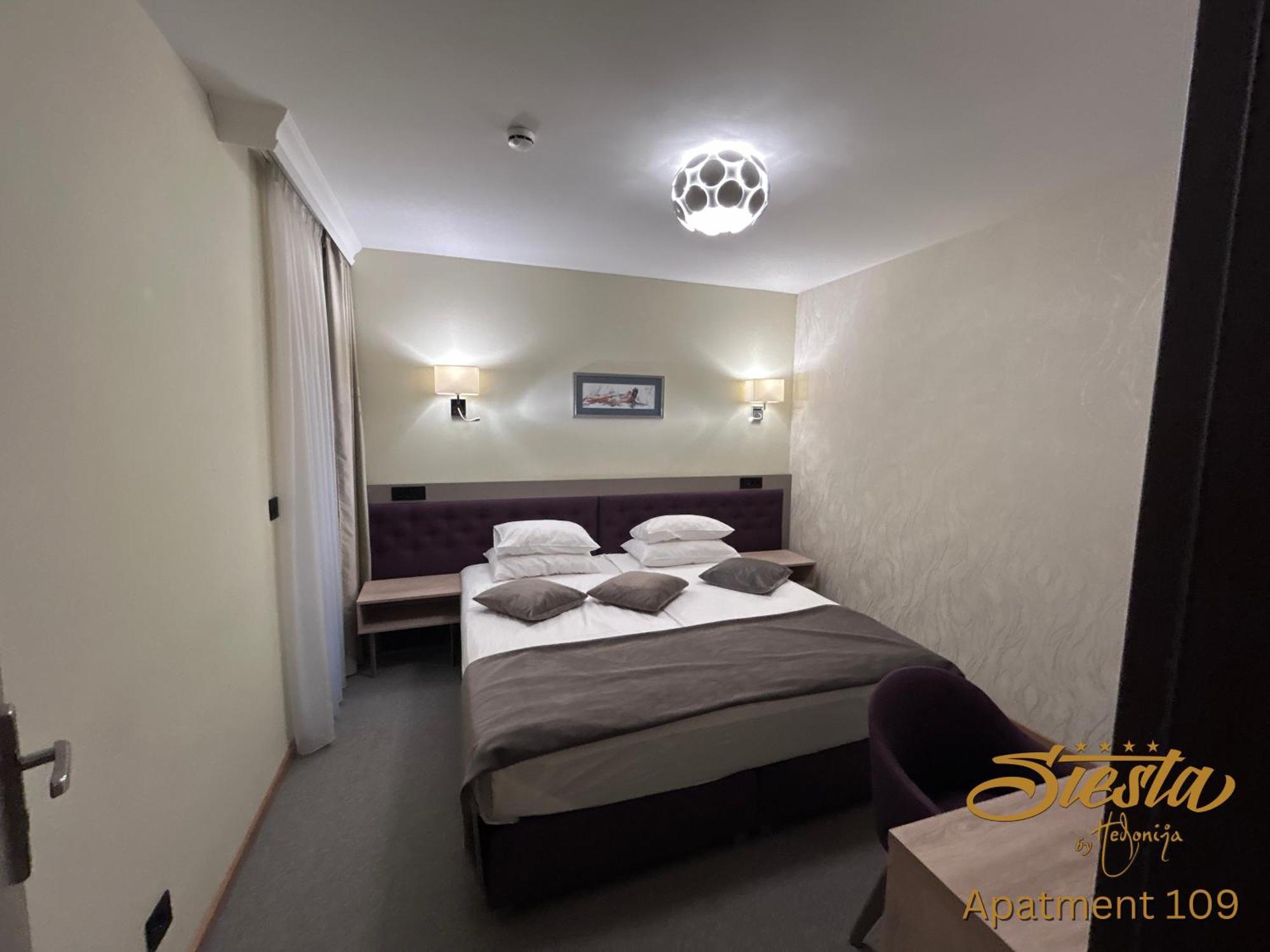 Užice Hotel Siesta מראה חיצוני תמונה