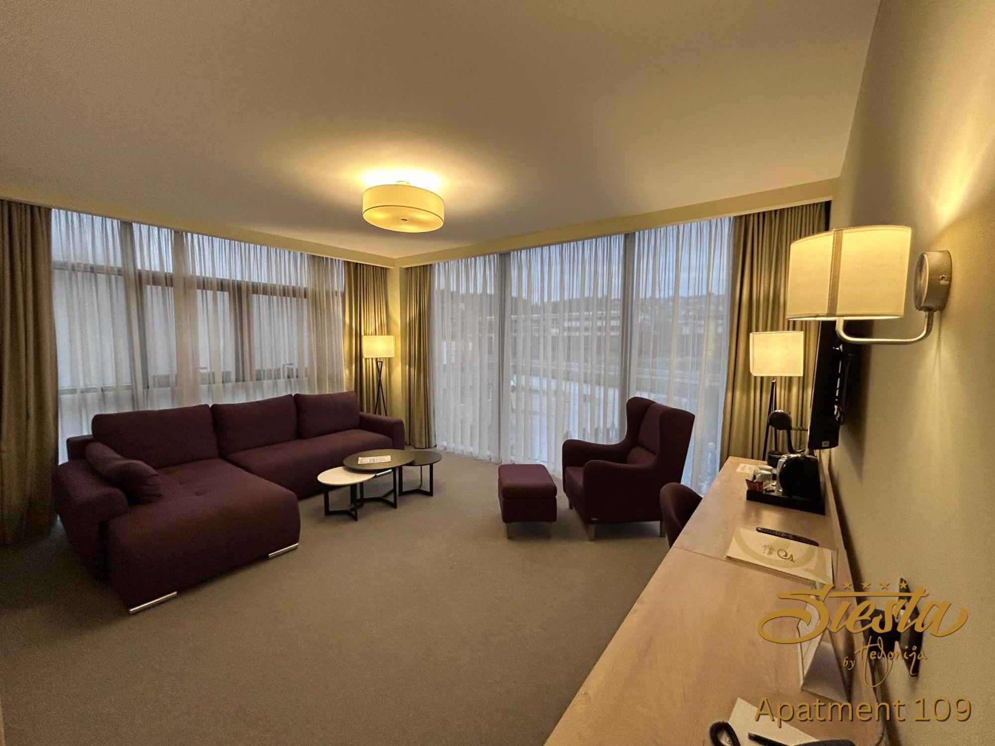 Užice Hotel Siesta מראה חיצוני תמונה