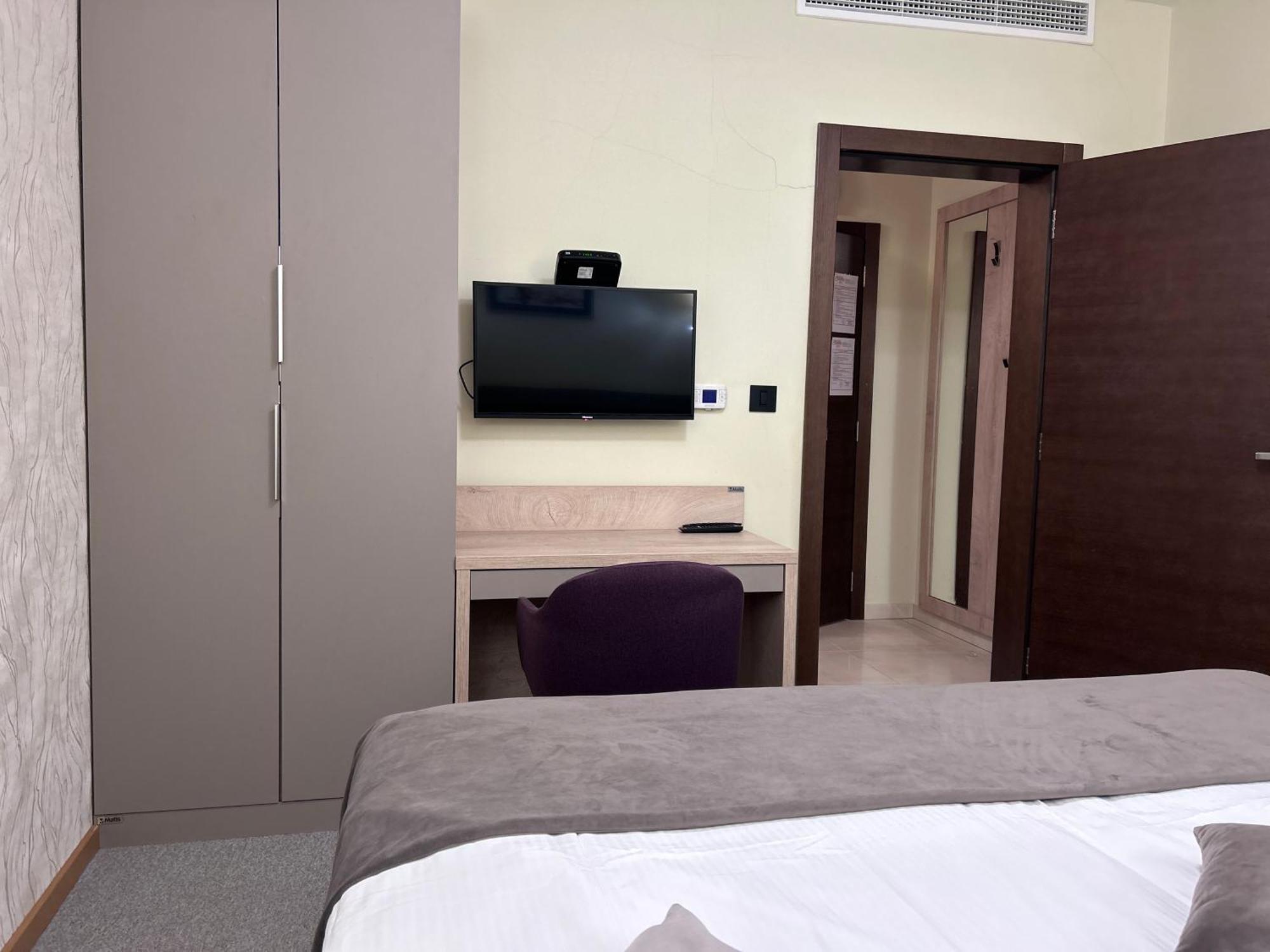Užice Hotel Siesta מראה חיצוני תמונה
