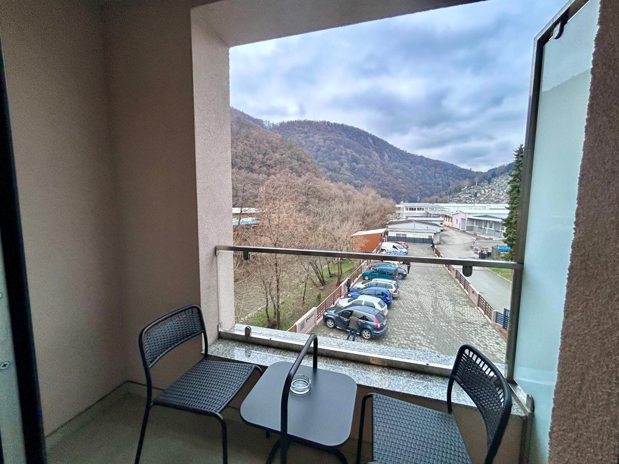 Užice Hotel Siesta מראה חיצוני תמונה