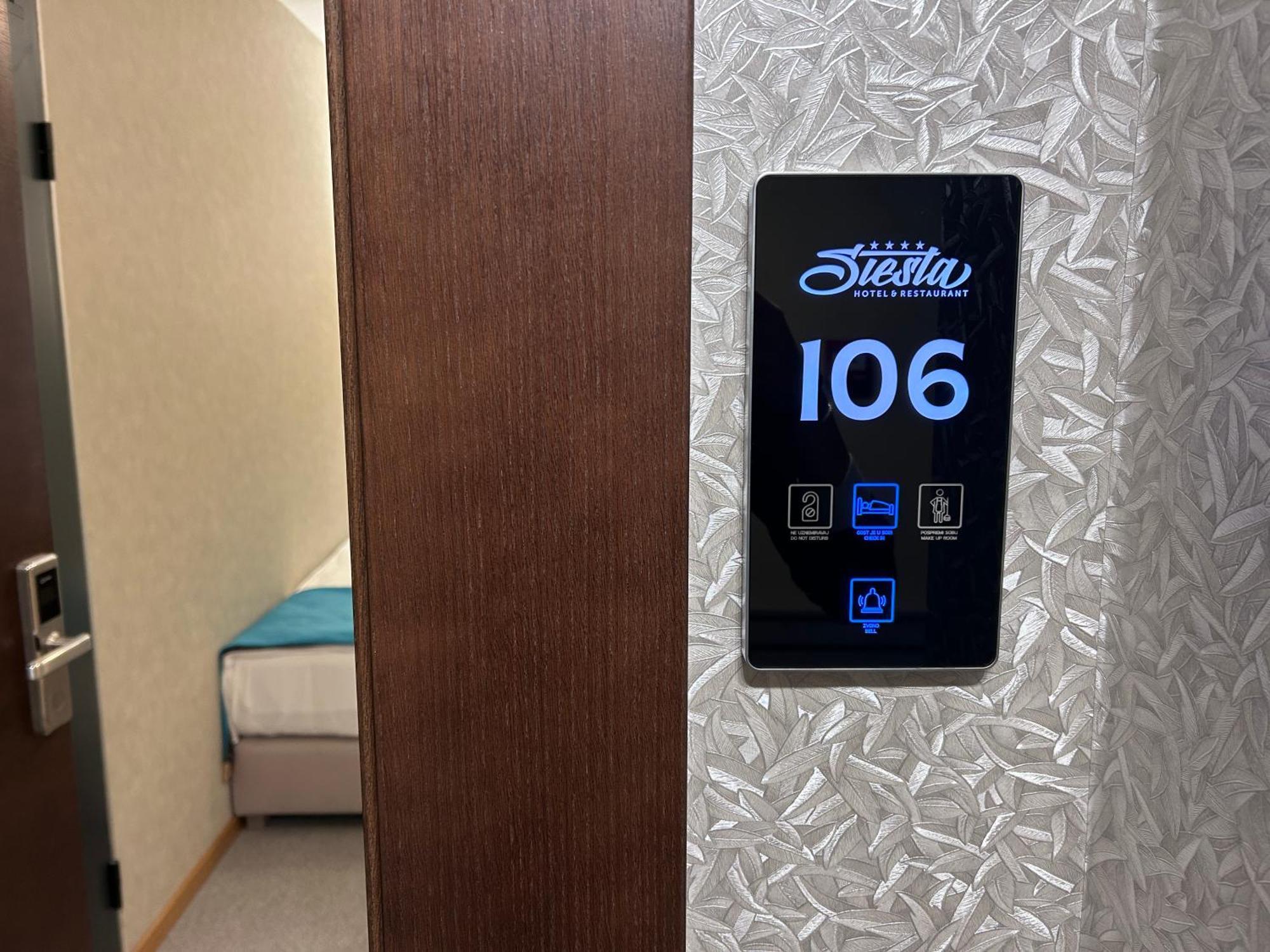 Užice Hotel Siesta מראה חיצוני תמונה